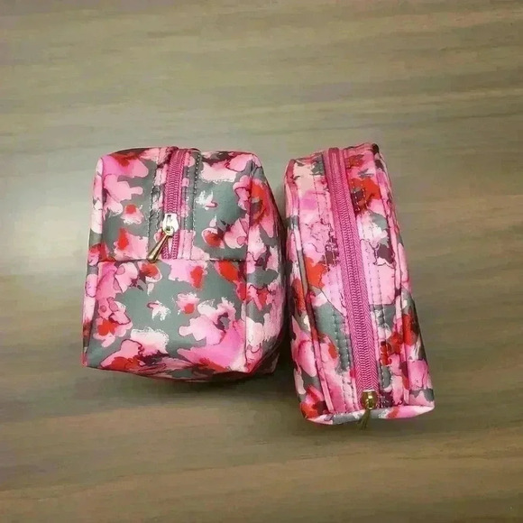 Set of Two Makeup Pouch / Bag Floral - Picture 3 of 6